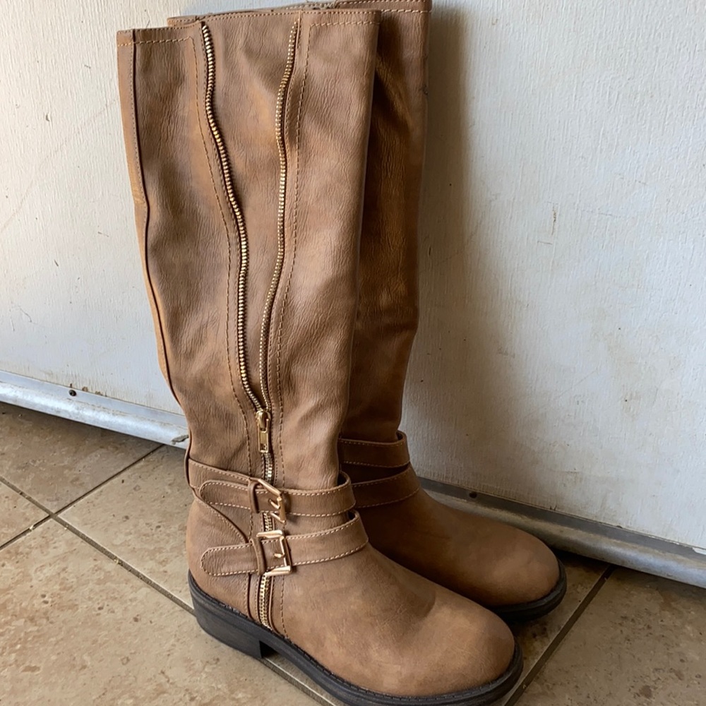 Knee boots